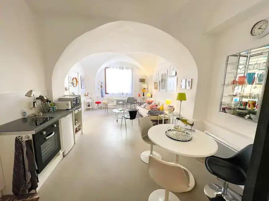Le Studio Du Marquis Marsanne Экстерьер фото